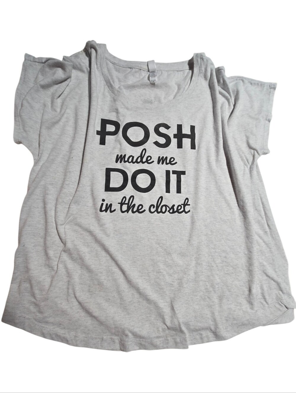 Posh Light Gray Scoop Neck Graphic Tee Size XL